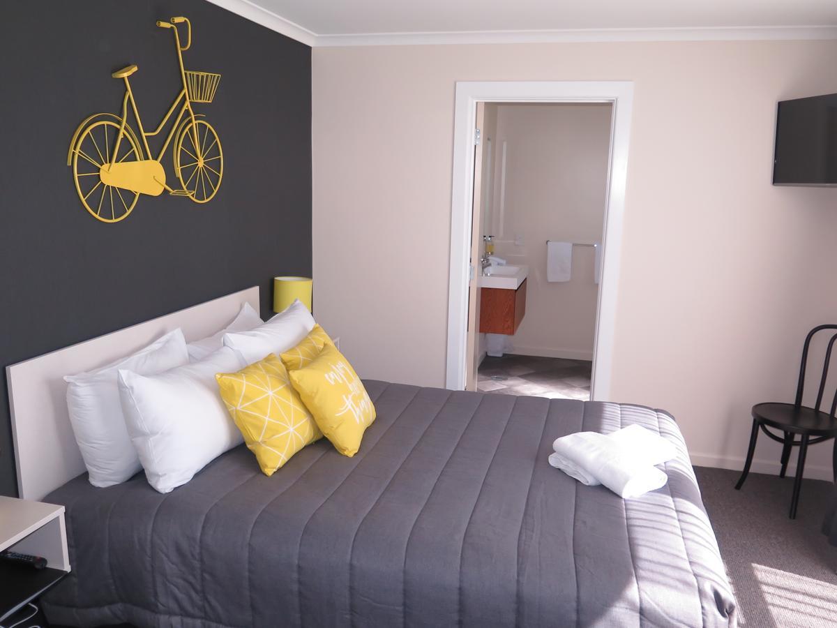 Wheels And Reels Accommodation Mossburn Exterior photo